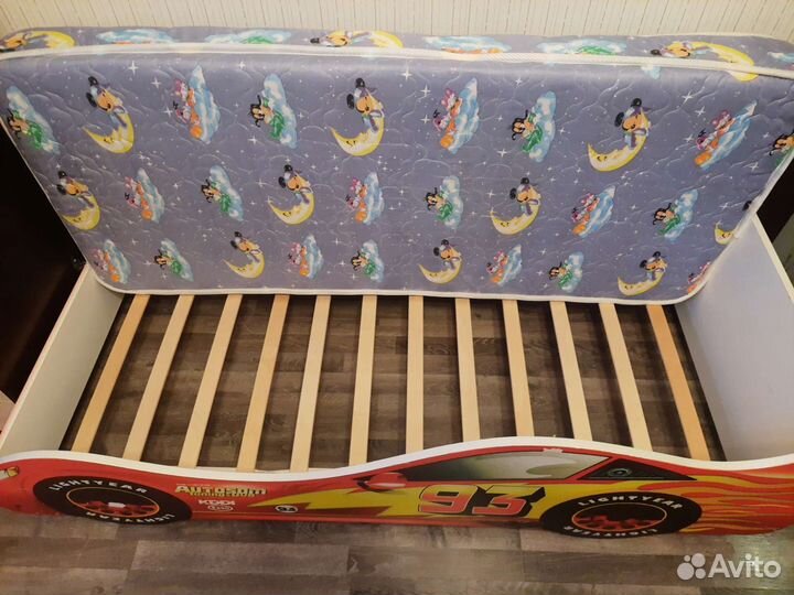 Детская кровать машина бу с матрасом