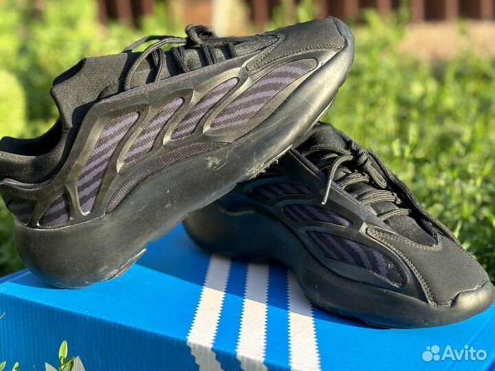 Adidas yeezy boost 700