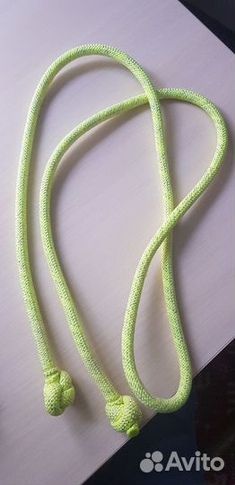 Гимнастическая скакалка