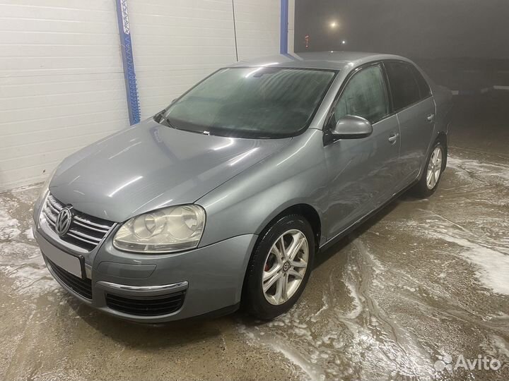 Volkswagen Jetta 1.6 AT, 2009, битый, 213 000 км