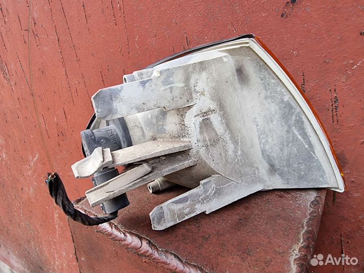 Поворотник передний левый BMW E46