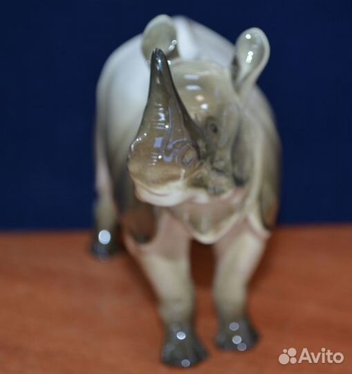 Фарфоровая статуэтка - носорог. лфз. ифз