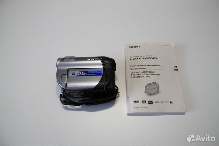 Видеокамера Sony Handycam