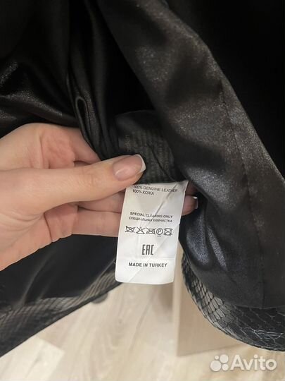 Кожаная куртка косуха из кожи питона