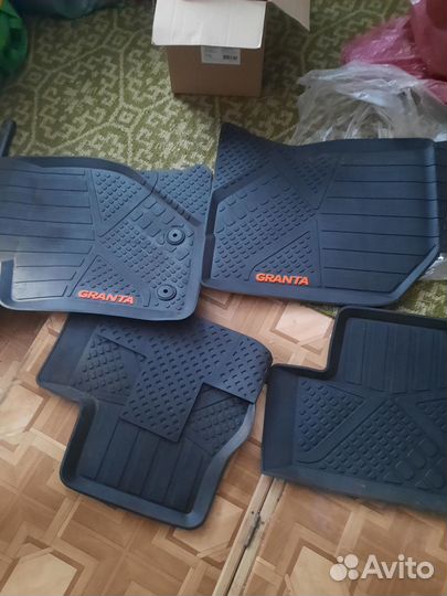 Резиновые коврики лада гранта