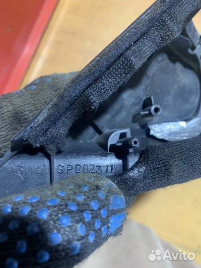 Накладка стойки лобового стекла передняя левая