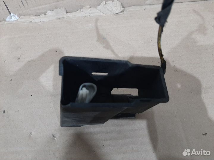 Механизм запирания бензобака Ford Focus 2