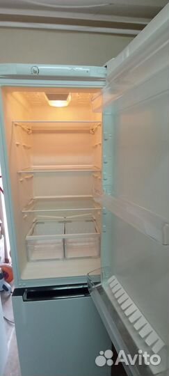 Холодильник indesit