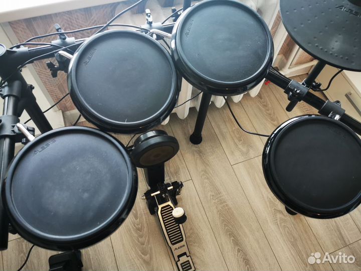 Барабанная установка Alesis Nitro Kit