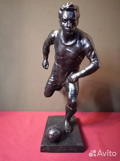 Статуэтка Футболист 36 см Монументскульптура 1958г