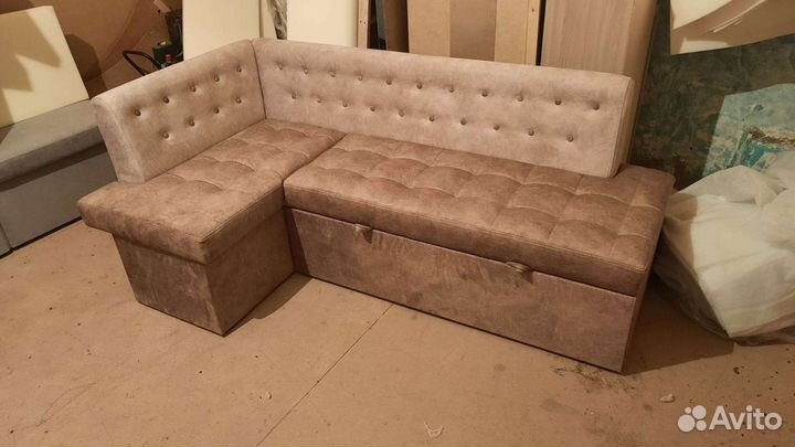 Кухонный угловой диван со спальным местом