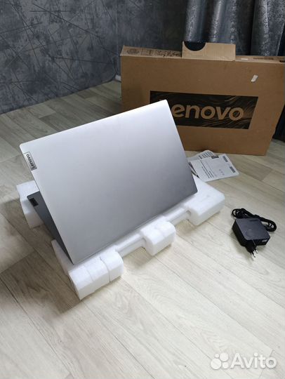 Большой ноутбук Lenovo с коробкой/ssd /17.3