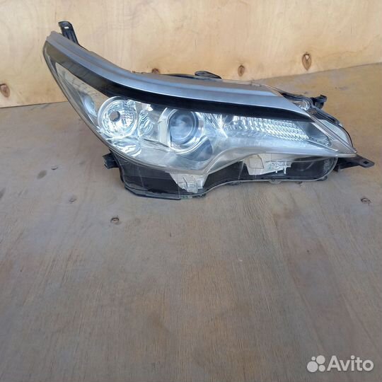 Фара Toyota fortuner 2