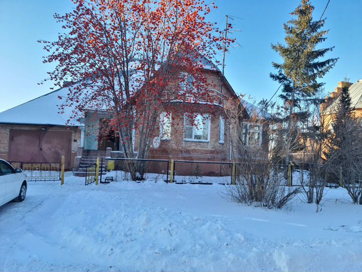 Коттедж 250 м² на участке 15 сот.