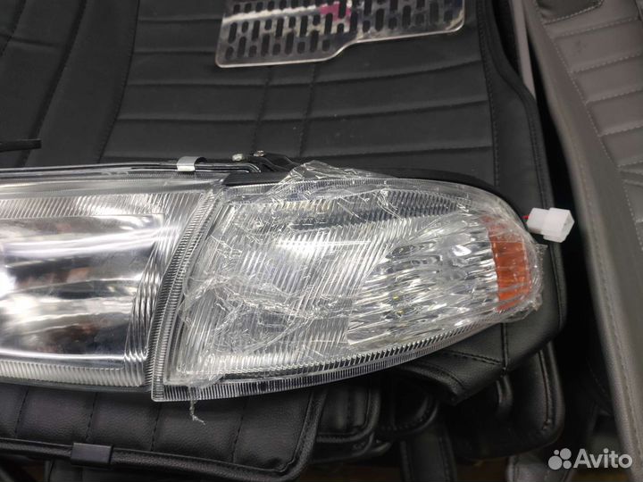Toyota carina190 фары