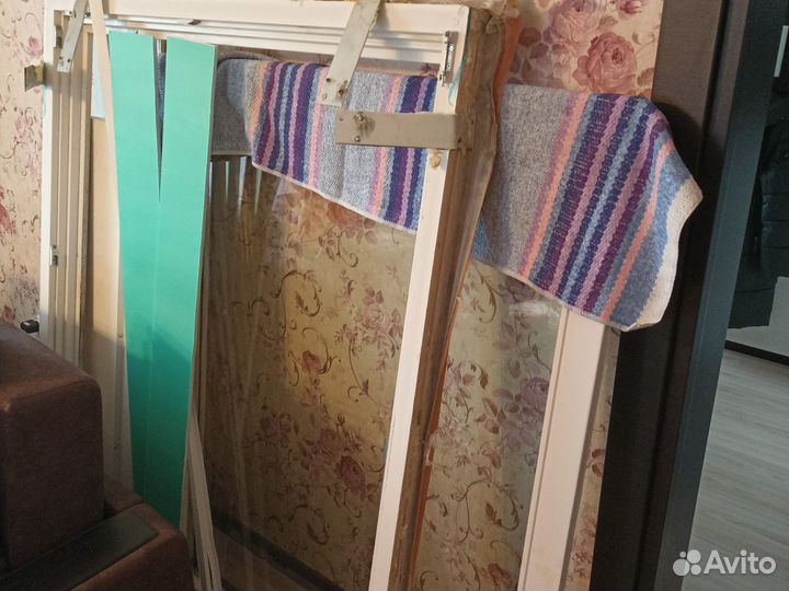 Окно с рамой