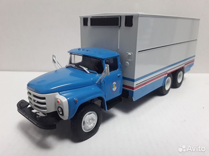 Модель ЗИЛ 5702 1:43