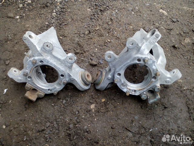 Задний опорный кулак BMW X5 e53