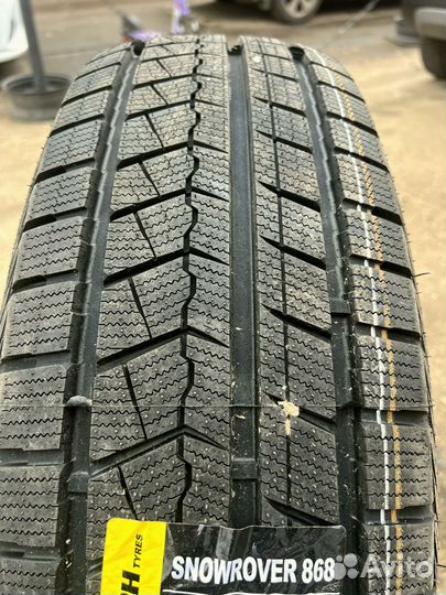 Roadmarch Snowrover 868 255/50 R19 147U
