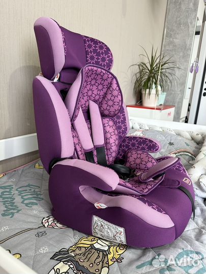 Автомобильное кресло