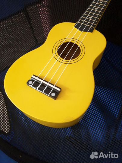 Укулеле новая Fabio однотонная 4 струны сопрано