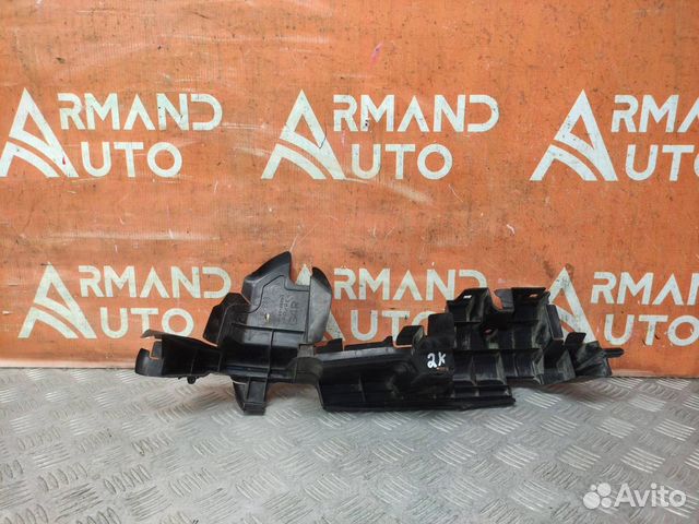 Дефлектор радиатора правый Toyota Camry 8 XV70