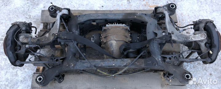 Ступица задняя левая Celsior UCF30 UCF31