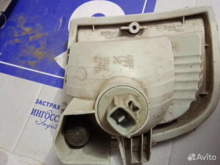 Поворотник RAV 4