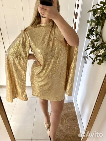 Шикарное платье с пайетками