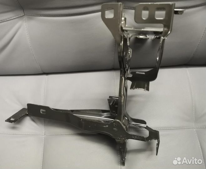 Bmw M3 G80 M4 G82 кронштейн левой фары новый ориг