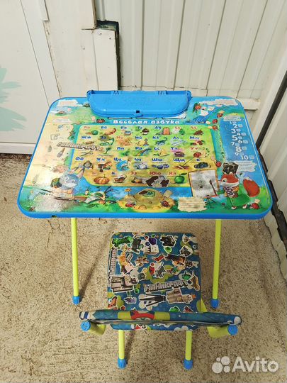 Детский стол и стул