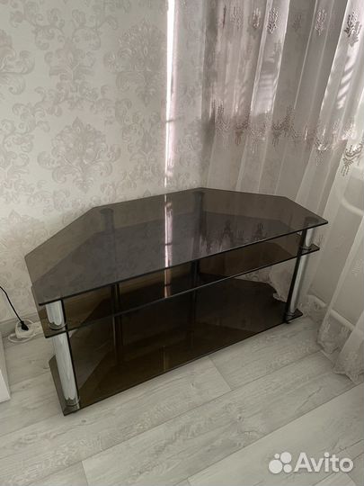 Стеклянная тумба