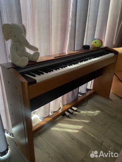 Электронное пианино casio