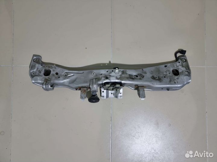 Верхняя планка суппорт радиатора