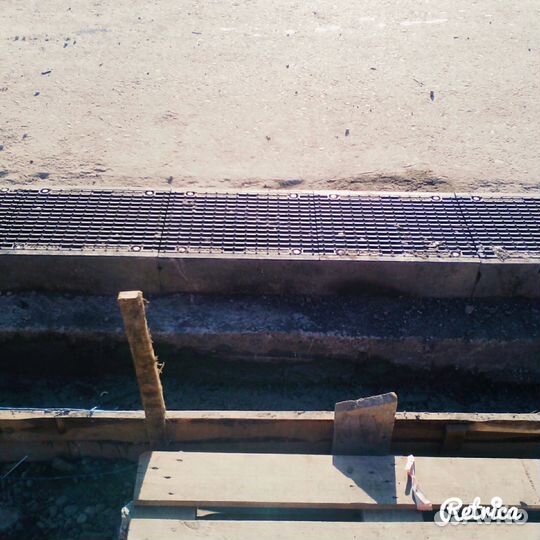 Лоток водоотводный DN200 чугунная решетка E600