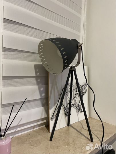 Лампа настольная