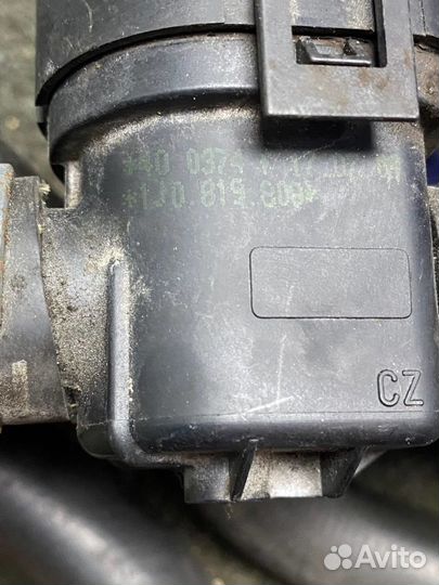 Патрубки отопителя с клапаном на Audi Q5, 8R, 8RB