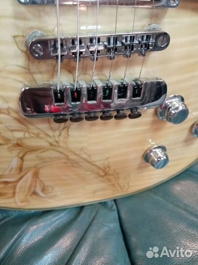 Электрогитара