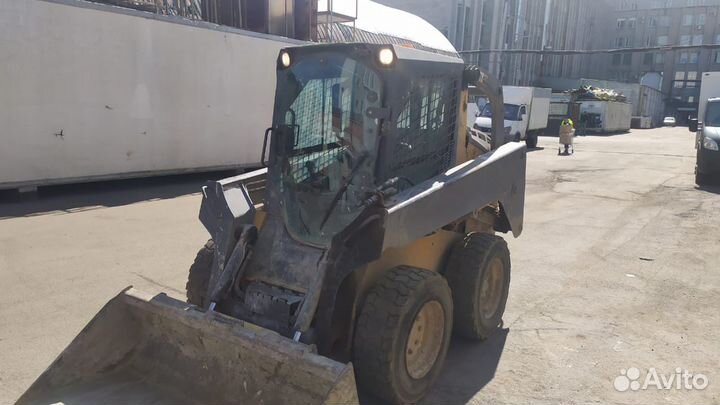 Мини-погрузчик John Deere 318D, 2013