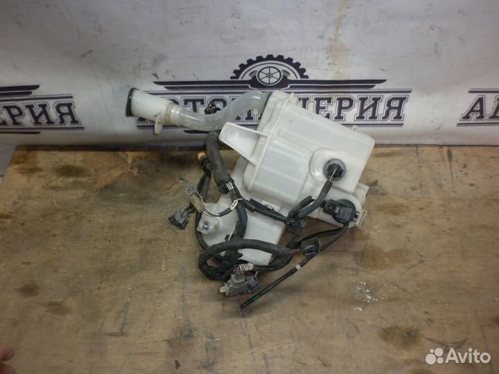 Бачок омывателя передний LS460 Ls 600 (2006-2010)