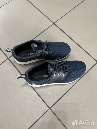Кроссовки женские 38 размер новые