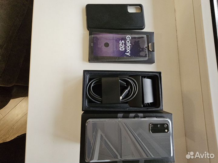 Samsung Galaxy S20, 12/128 ГБ