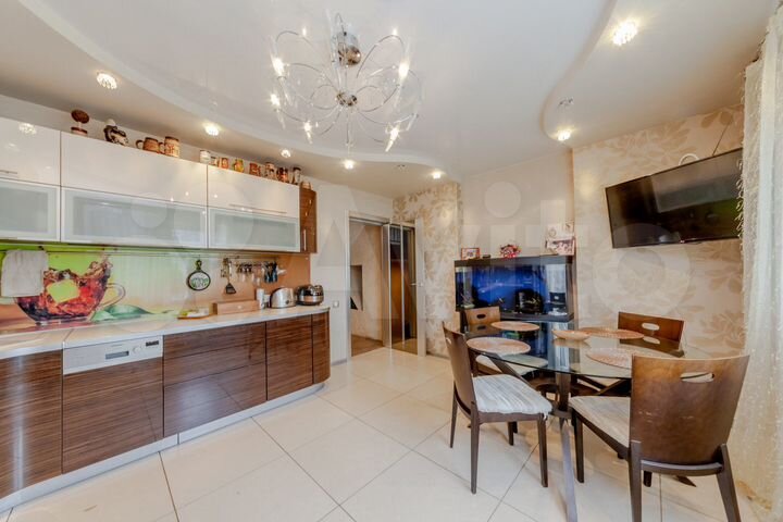 Дом 251 м² на участке 12 сот.