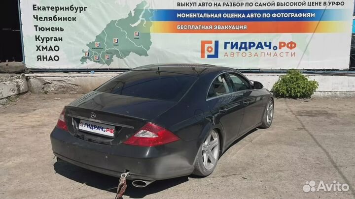 Пол багажника левый Mercedes-Benz CLS-Class 500 (W