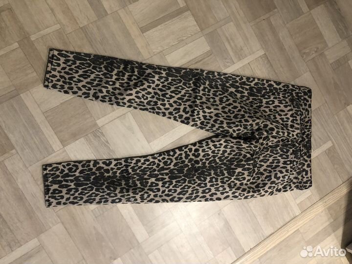 Костюм толстовка и джинсы