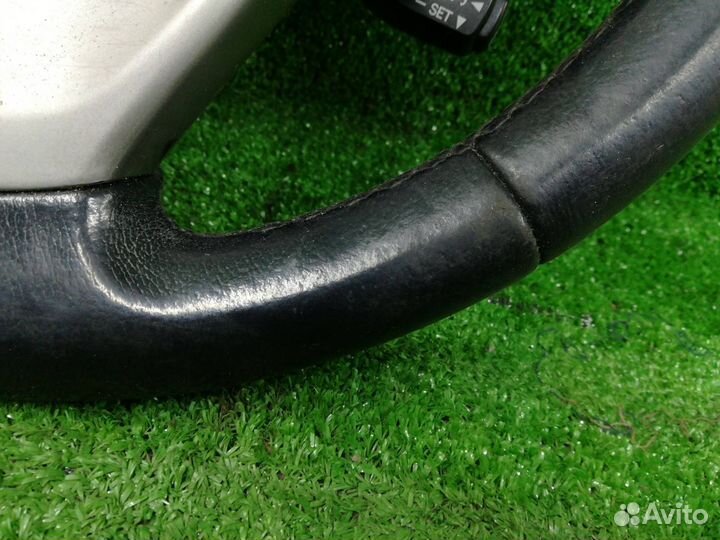 Рулевое колесо Toyota Avensis 3