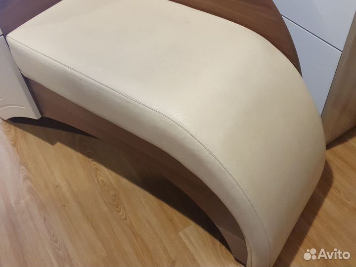 Банкетка в прихожую