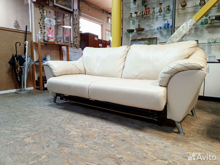 Диван кожаный