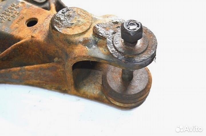 Кронштейн реактивной тяги, ведущего моста, правый renault trucks Magnum Dxi (01.05-12.13)