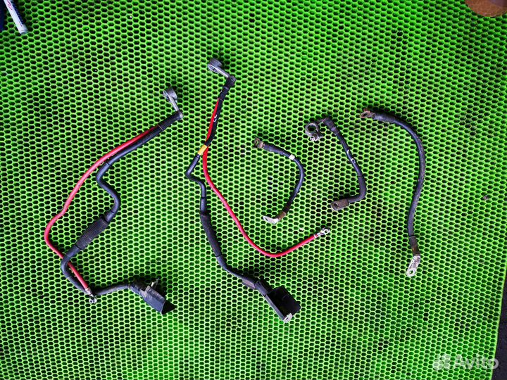 Клемма провод минус плюс на VW Passat B7 CC B6